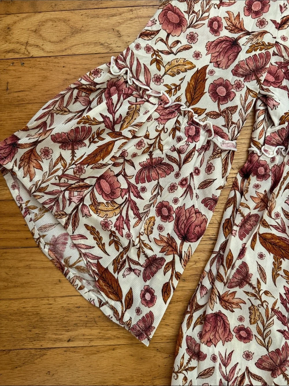 Like New! Style & Co Floral Blouse - Picture 4 of 5